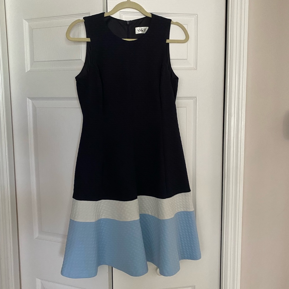EUC Eliza J flare dress size 8